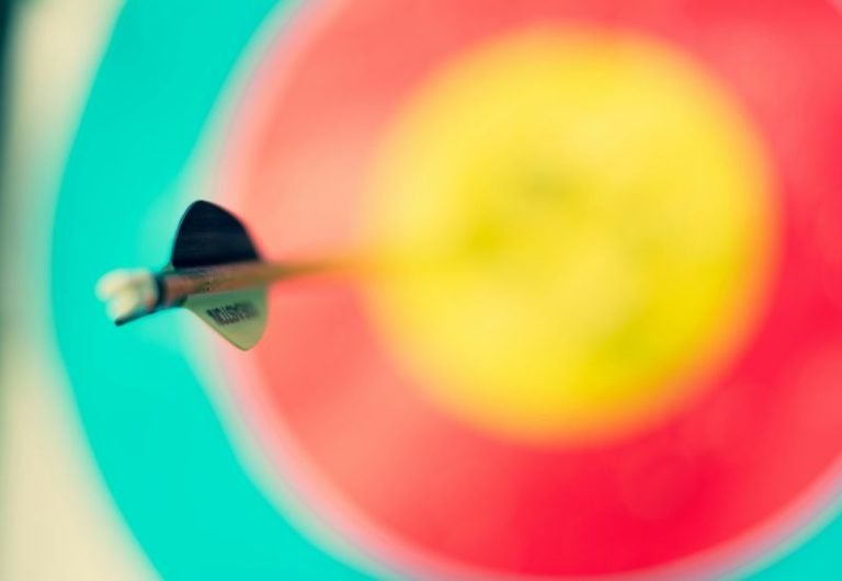a close up of a arrow